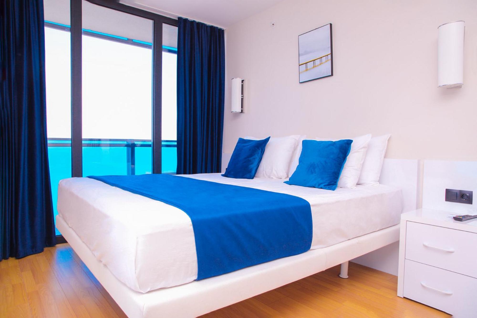 Relax And Unwind Premier Sea View Aparthotel In Batumi Exterior photo