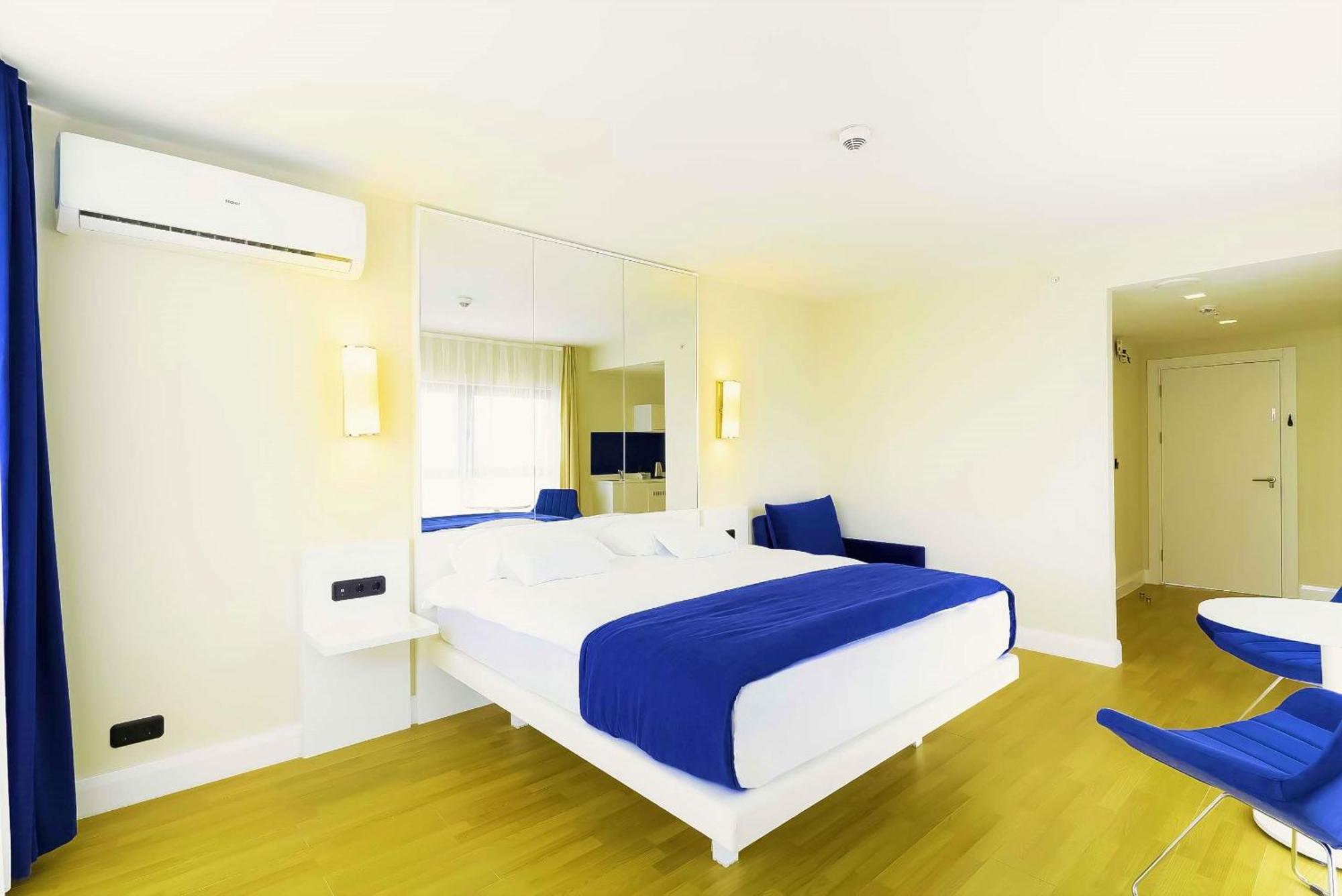 Relax And Unwind Premier Sea View Aparthotel In Batumi Exterior photo